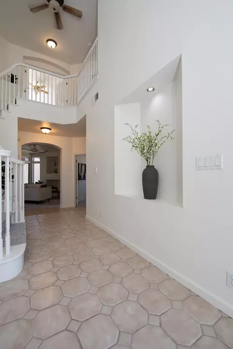 Entry Way - 1684 Bailey, Ripon, CA 95366 photo 2 of 5