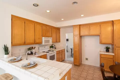 Kitchen - 1684 Bailey, Ripon, CA 95366 photo 5 of 6