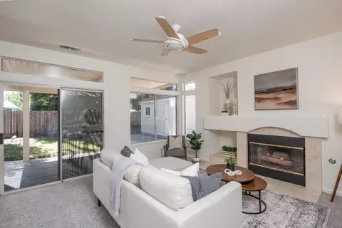 Living - 1684 Bailey, Ripon, CA 95366 photo 2 of 3