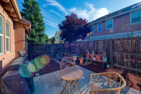 Exterior - 9442 Vintner Cir, Patterson, CA 95363 photo 6 of 7