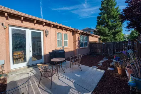 Exterior - 9442 Vintner Cir, Patterson, CA 95363 photo 5 of 7