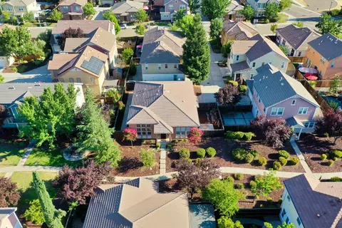 View/Area - 9442 Vintner Cir, Patterson, CA 95363 photo 6 of 8