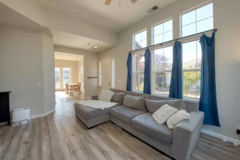 Living - 9442 Vintner Cir, Patterson, CA 95363 photo 3 of 3