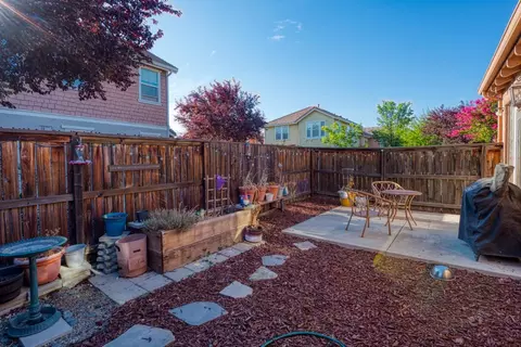 Exterior - 9442 Vintner Cir, Patterson, CA 95363 photo 3 of 7