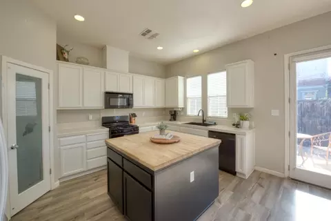 Kitchen - 9442 Vintner Cir, Patterson, CA 95363 photo 1 of 4