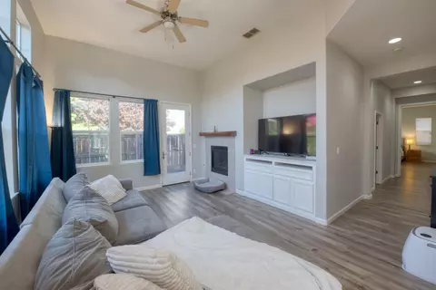 Living - 9442 Vintner Cir, Patterson, CA 95363 photo 1 of 3