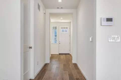 8205 Caminata Ln, Carmichael, CA 95608 photo 4