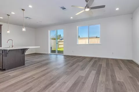 8205 Caminata Ln, Carmichael, CA 95608 photo 9