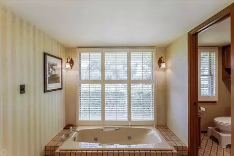 Bath - 1550 E Cardella Rd, Merced, CA 95340 photo 4 of 11