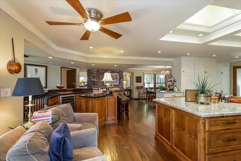 Kitchen - 1550 E Cardella Rd, Merced, CA 95340 photo 3 of 10