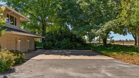 Exterior - 1550 E Cardella Rd, Merced, CA 95340 photo 22 of 30