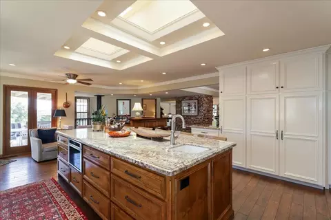 Kitchen - 1550 E Cardella Rd, Merced, CA 95340 photo 10 of 10