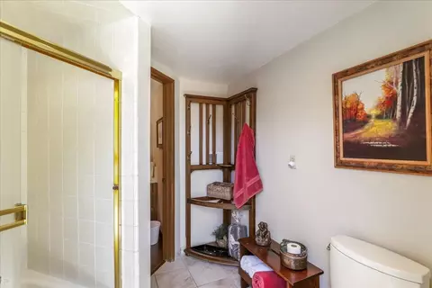 Bath - 1550 E Cardella Rd, Merced, CA 95340 photo 3 of 11