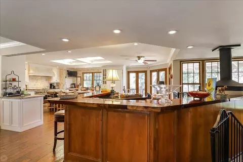 Kitchen - 1550 E Cardella Rd, Merced, CA 95340 photo 2 of 10