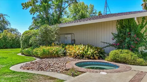 Exterior - 1550 E Cardella Rd, Merced, CA 95340 photo 13 of 30