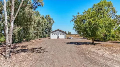 Exterior - 1550 E Cardella Rd, Merced, CA 95340 photo 25 of 30