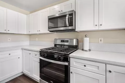 Kitchen - 1244 Dolores Ln, Tracy, CA 95376 photo 5 of 8