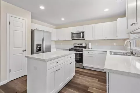 Kitchen - 1244 Dolores Ln, Tracy, CA 95376 photo 7 of 8