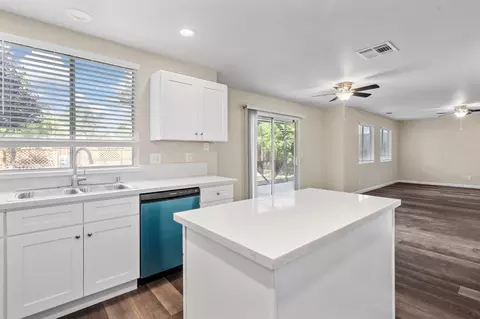Kitchen - 1244 Dolores Ln, Tracy, CA 95376 photo 3 of 8