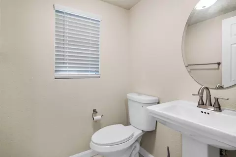 Bath - 1244 Dolores Ln, Tracy, CA 95376 photo 1 of 3