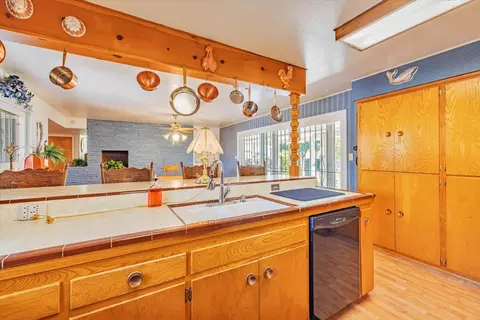 Kitchen - 6336 Beech Ave, Orangevale, CA 95662 photo 3 of 4