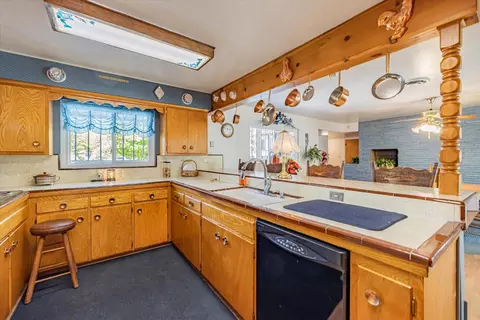 Kitchen - 6336 Beech Ave, Orangevale, CA 95662 photo 2 of 4