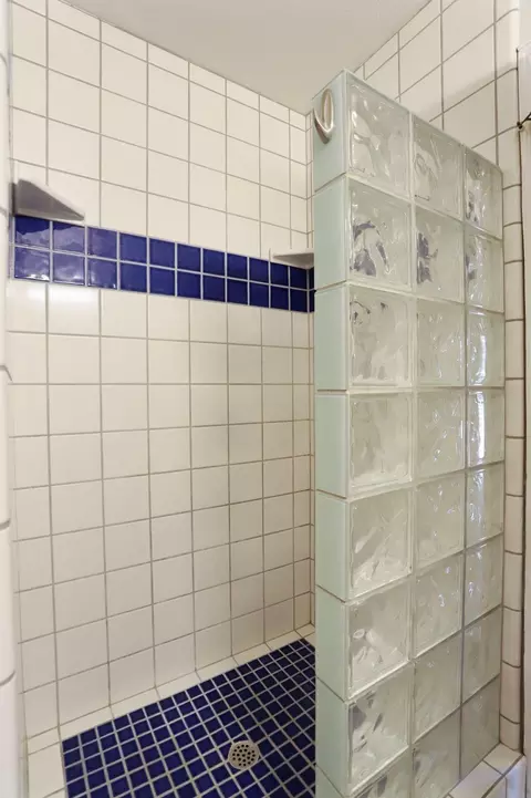 Bath - 291 Leveland Ln #B, Modesto, CA 95350 photo 5 of 5