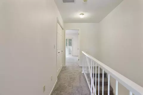 Entry Way - 291 Leveland Ln #B, Modesto, CA 95350 photo 4 of 4