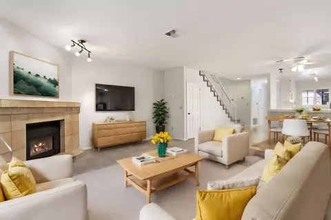 Living - 291 Leveland Ln #B, Modesto, CA 95350 photo 1 of 2