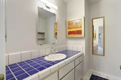 Bath - 291 Leveland Ln #B, Modesto, CA 95350 photo 3 of 5