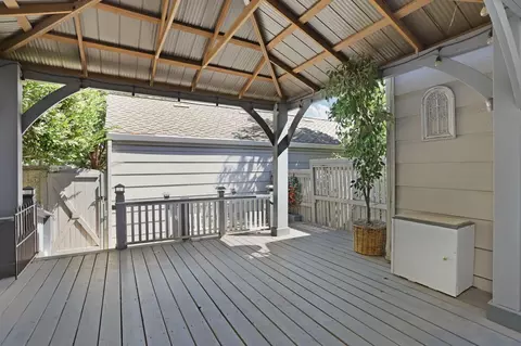 Exterior - 291 Leveland Ln #B, Modesto, CA 95350 photo 3 of 10