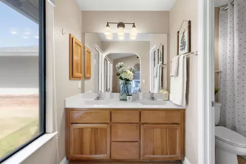 Bath - 8106 Warmuth Ct, Antelope, CA 95843 photo 4 of 6