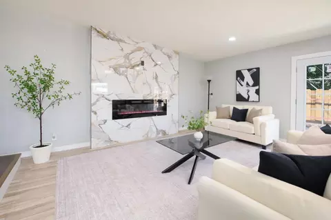 Living - 2013 Wildwood Dr, Modesto, CA 95350 photo 3 of 5