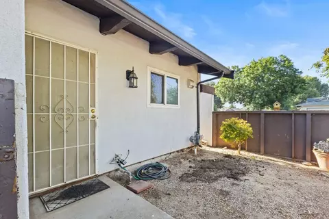 300 Avila Ct, Modesto, CA 95354 photo 4