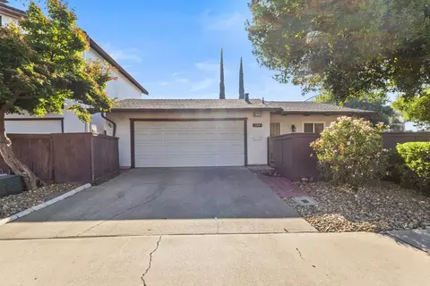 300 Avila Ct, Modesto, CA 95354 photo 1