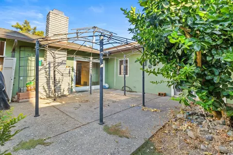 300 Avila Ct, Modesto, CA 95354 photo 25