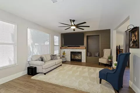 Living - 559 Glenbriar Cir, Tracy, CA 95377 photo 1 of 1