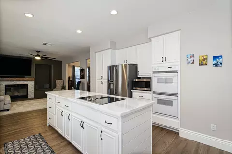 Kitchen - 559 Glenbriar Cir, Tracy, CA 95377 photo 5 of 5