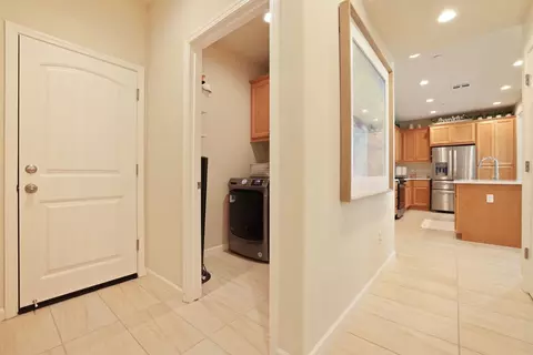 Entry Way - 1604 Endeavor Way, Modesto, CA 95356 photo 5 of 8