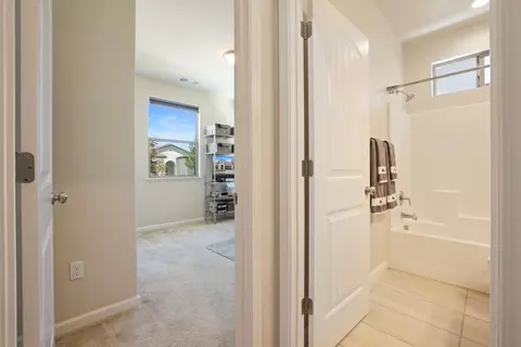 Entry Way - 1604 Endeavor Way, Modesto, CA 95356 photo 2 of 8