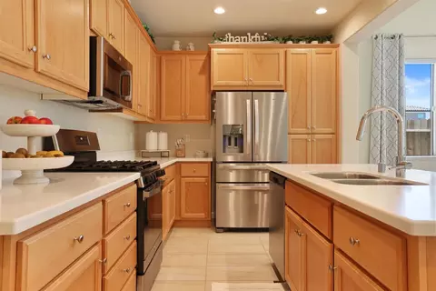 Kitchen - 1604 Endeavor Way, Modesto, CA 95356 photo 1 of 2