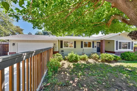 Exterior - 4520 Live Oak St, Carmichael, CA 95608 photo 4 of 21