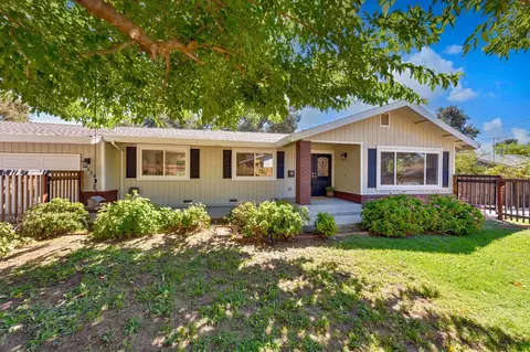 4520 Live Oak St, Carmichael, CA 95608 photo 1