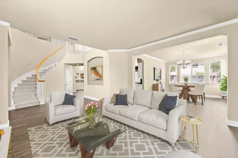 9457 Lakepoint Dr, Elk Grove, CA 95758