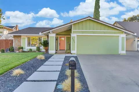 9886 Estancia Ct, Elk Grove, CA 95624