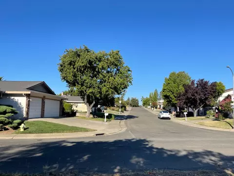 5901 Adana Cir, Carmichael, CA 95608 photo 36
