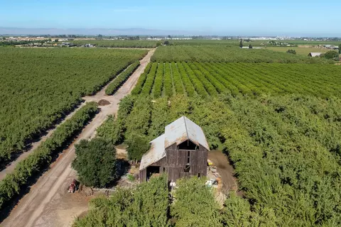 5201 N Tully Rd, Turlock, CA 95382 photo 9