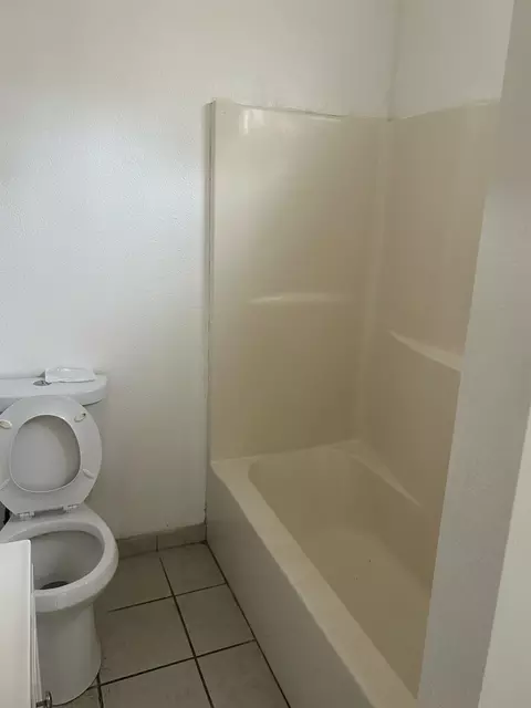 Bath - 849 W Lombardo Ave, Modesto, CA 95351 photo 4 of 10