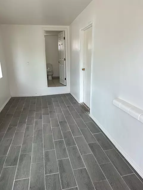 Entry Way - 849 W Lombardo Ave, Modesto, CA 95351 photo 2 of 2
