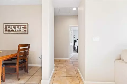 Entry Way - 1725 Cocomo Pl, Manteca, CA 95337 photo 8 of 10